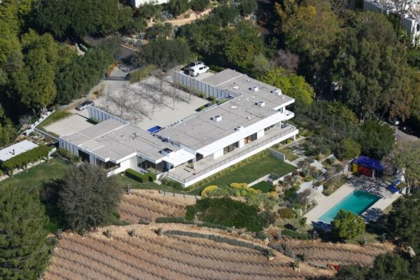 Jennifer Aniston's house from aerial view